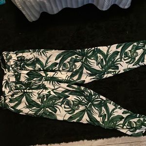 h&m palm print capris